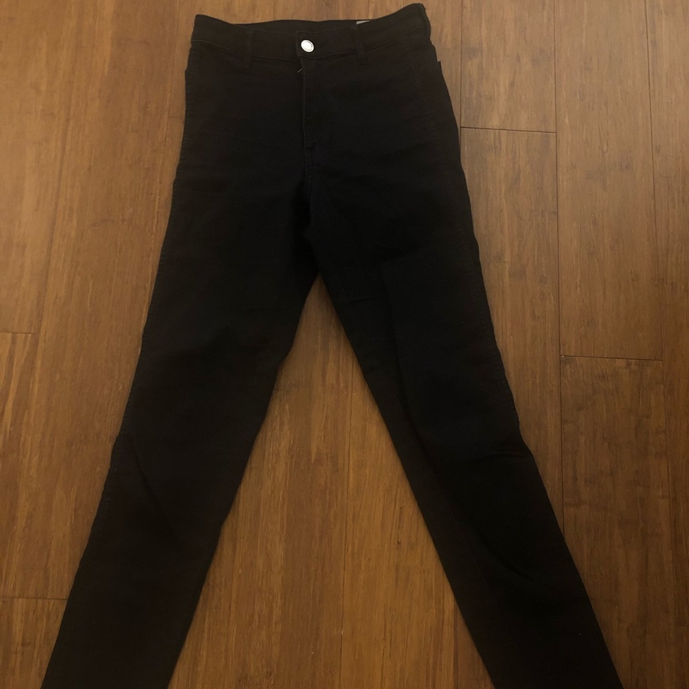 Black Skinny Jean. Size 25